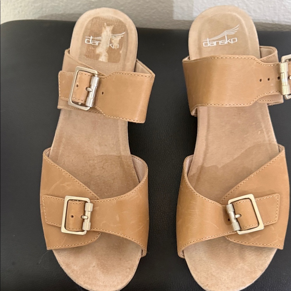Dansko Buckle Strap Tan Sandals EUC size 41